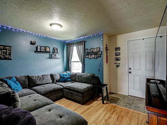 4th image of 3462 College Loop SE