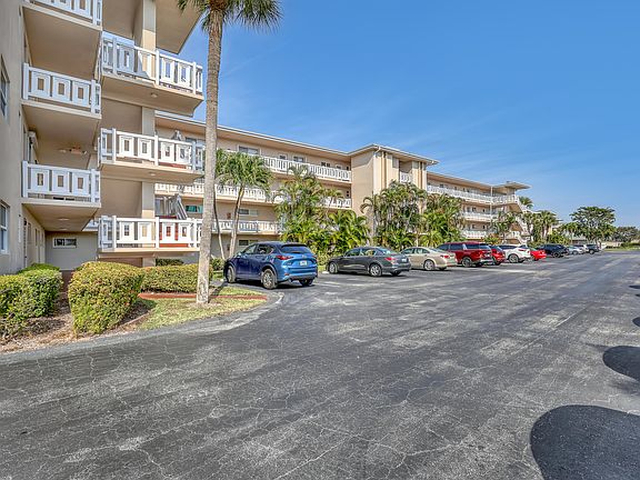 4th image of 2669 S Garden Drive #310