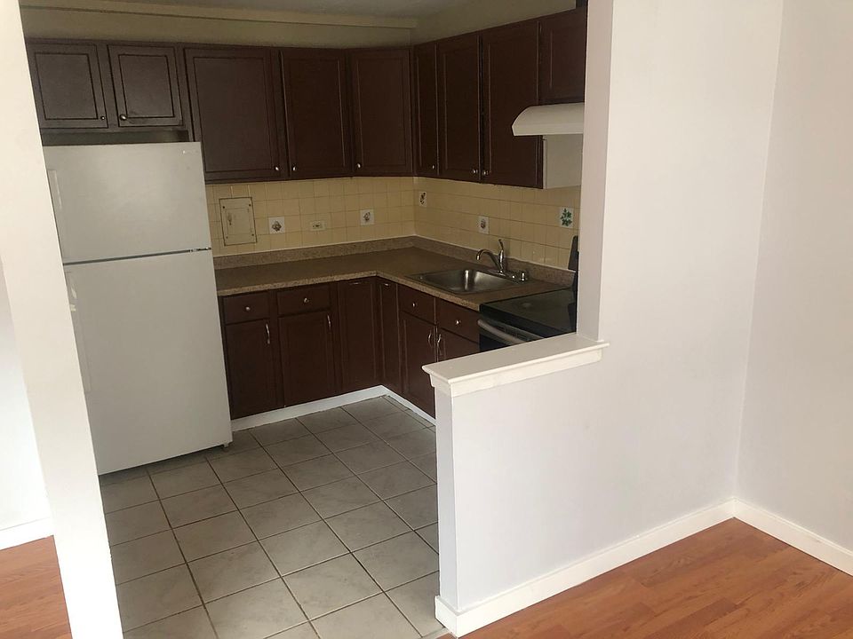 1st image of 6161 N Hoyne Ave APT 101