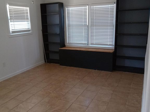 4th image of 933 Fannin St