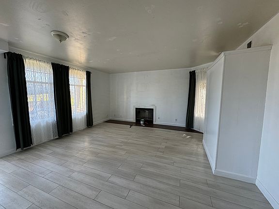 2nd image of 4930 W Point Loma Blvd #G