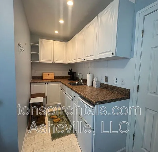 900 Hebron Rd — Photo 25