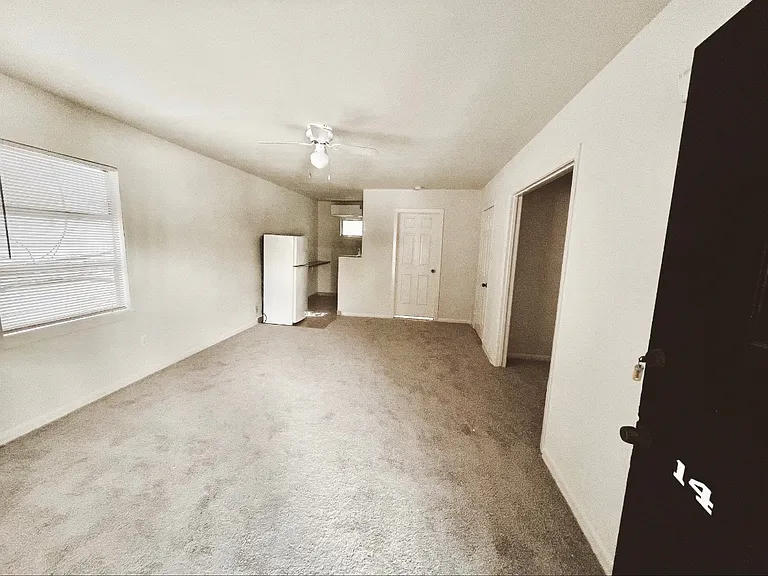 1215 Banks St #9 — Photo 7
