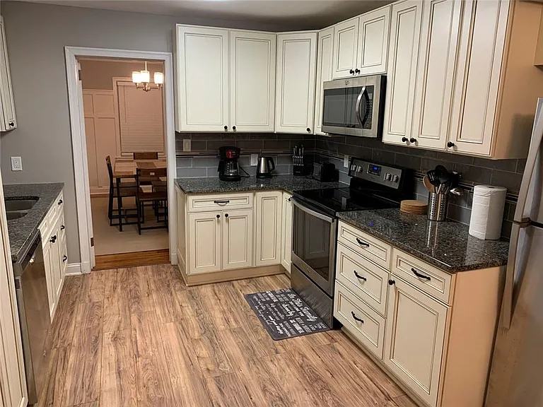1068 Faith Ave SE — Photo 18