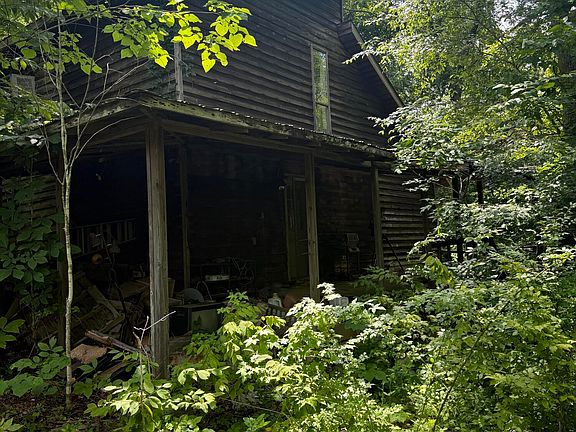 3rd image of 1566 Hawk Ln