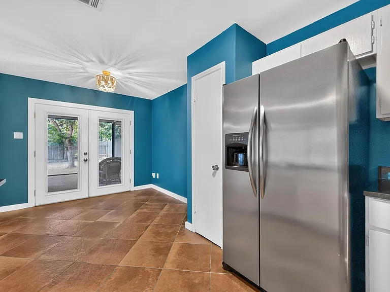 801 Kavanagh Dr — Photo 15