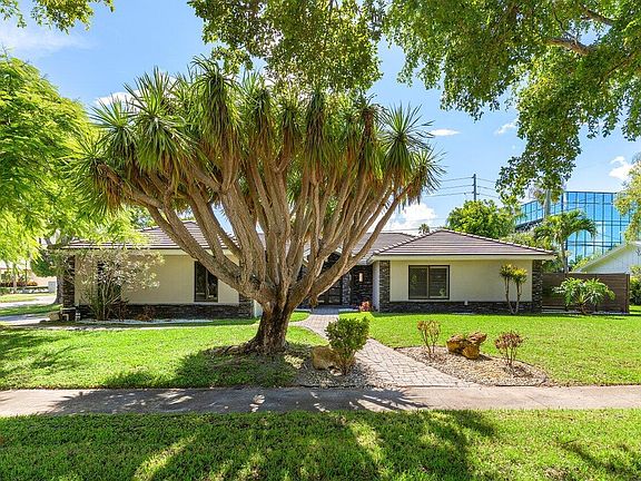 4th image of 701 Buoy Road