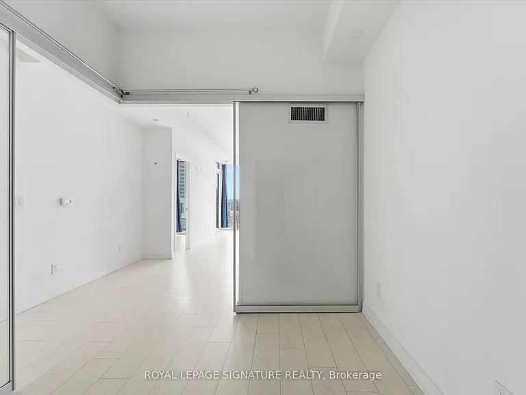 19 Western Battery Rd #1115 — Photo 15