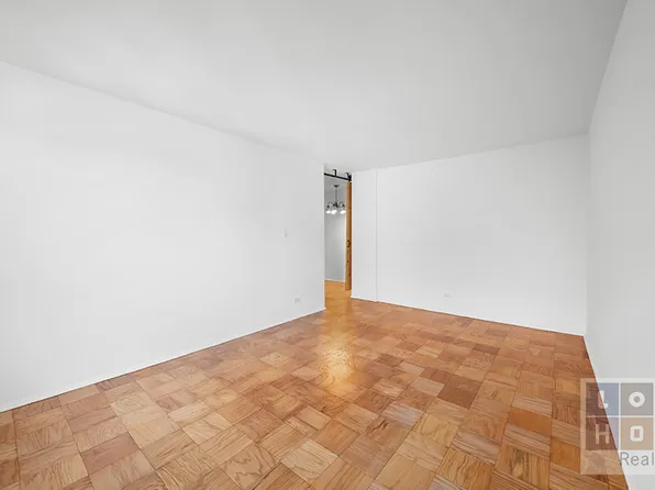 266 East Broadway image 7 of 27