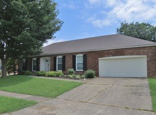 4020 Landside Dr., Louisville, KY 40220