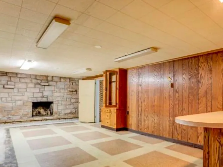 83 N Church St SW — Photo 19