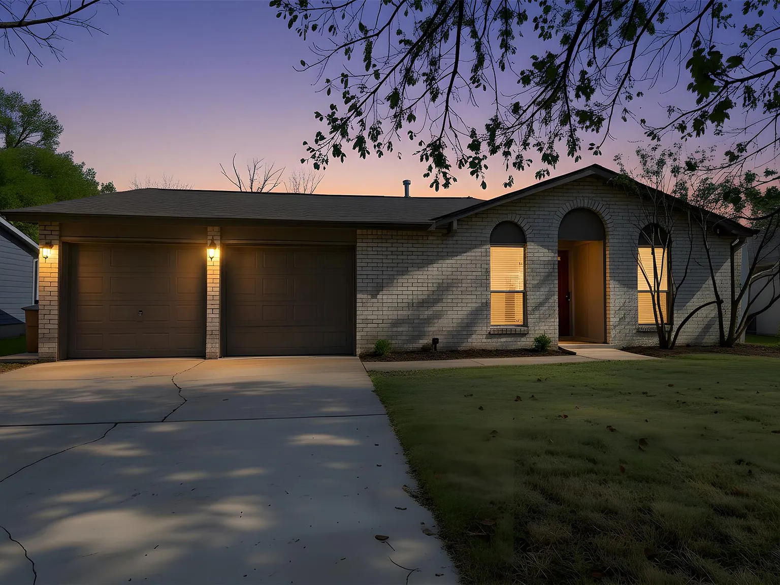3 bed, 2.0 bath, 1098 sqft, $2,500 — Photo 1
