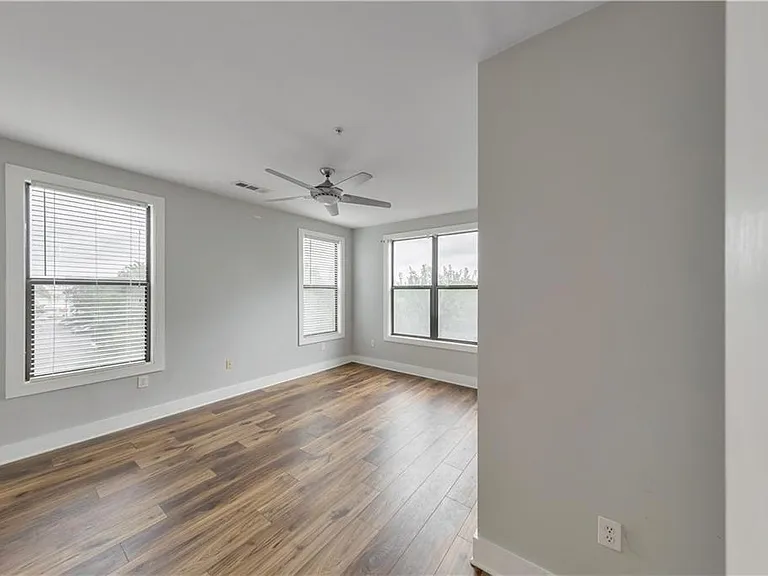 799 Hammond Dr #219 — Photo 4