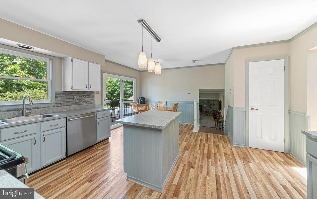 5 Zinnia Dr, Newtown, PA - More