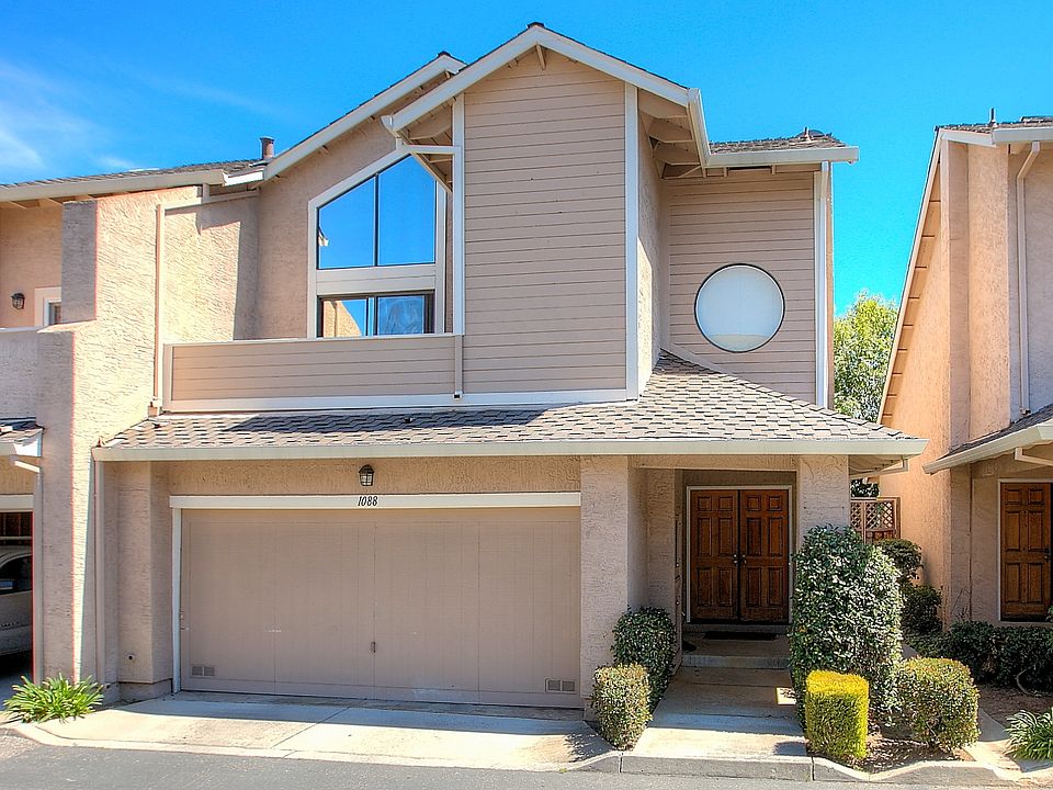 2nd image of 1088 Trevino Ter