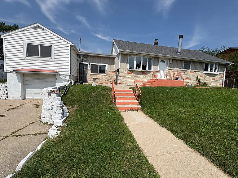 2430 W College Ave — Photo 1