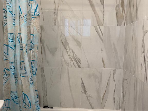 3rd image of 1327 Saratoga Ave #2