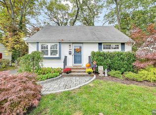 363 Cornell St, Wyckoff, NJ 07481