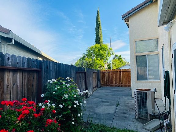 4th image of 912 Cloverbrook Cir