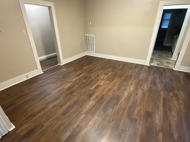 836 Live Oak St — Photo 2