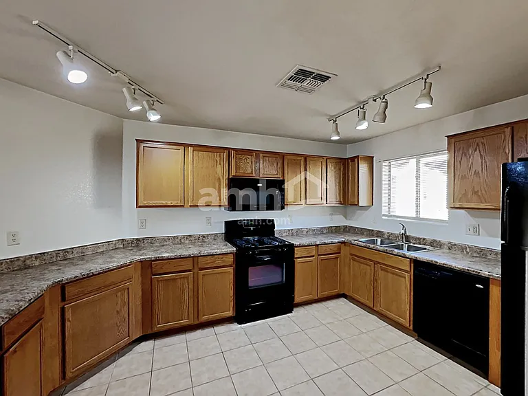 7948 S Baja Stone Ave — Photo 3
