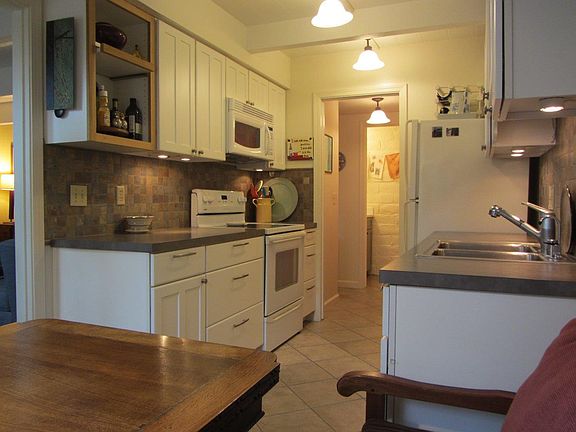4th image of 451 Dela Vina Ave APT 306