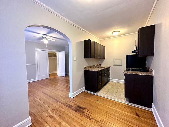 5th image of 1261 W Argyle St APT 207