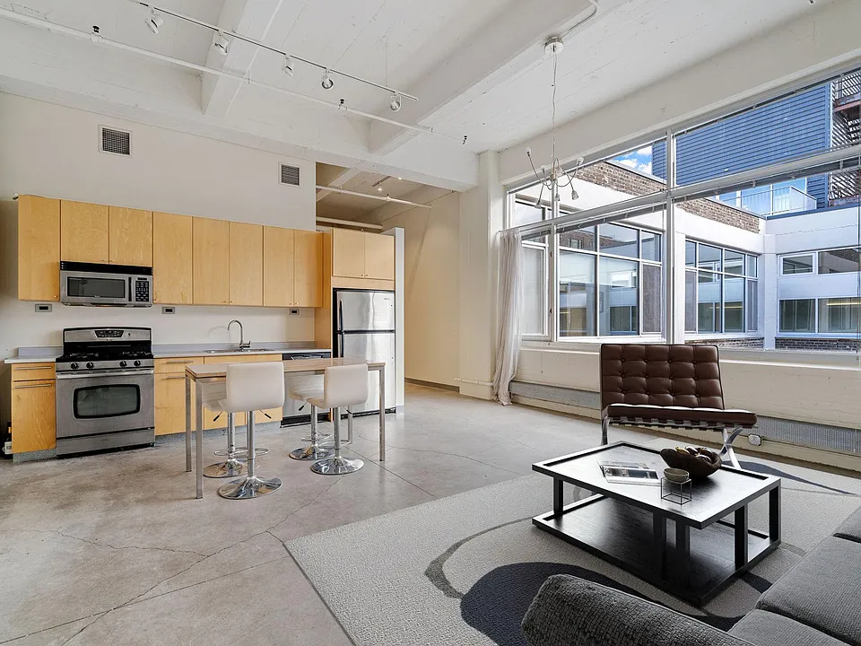 700 Washington Ave N #613