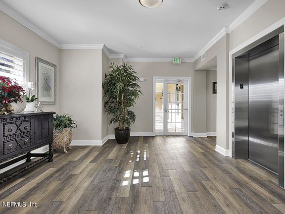 3rd image of 620 PALENCIA CLUB Drive #201