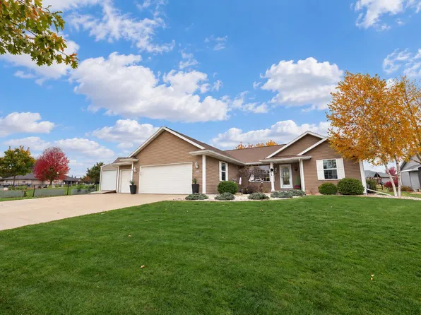 W6296 Elpaso Dr, Greenville, WI 54942