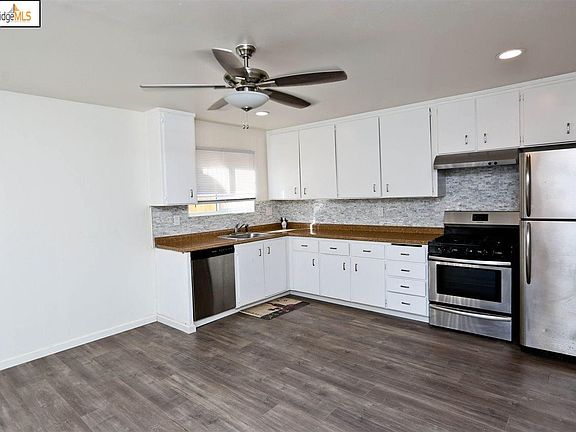 3rd image of 2925 Carmona Way