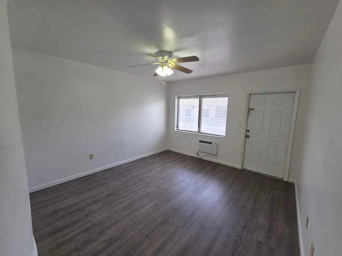 Building Photo - 636 Meridian Ave #14