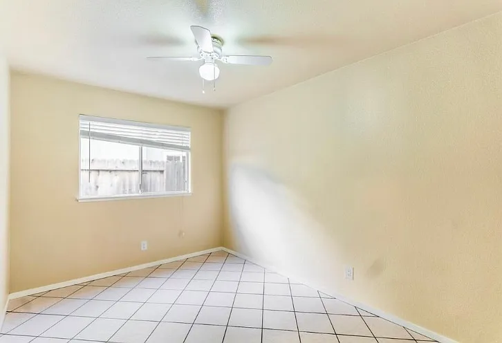 1304 Tyler Ct — Photo 39