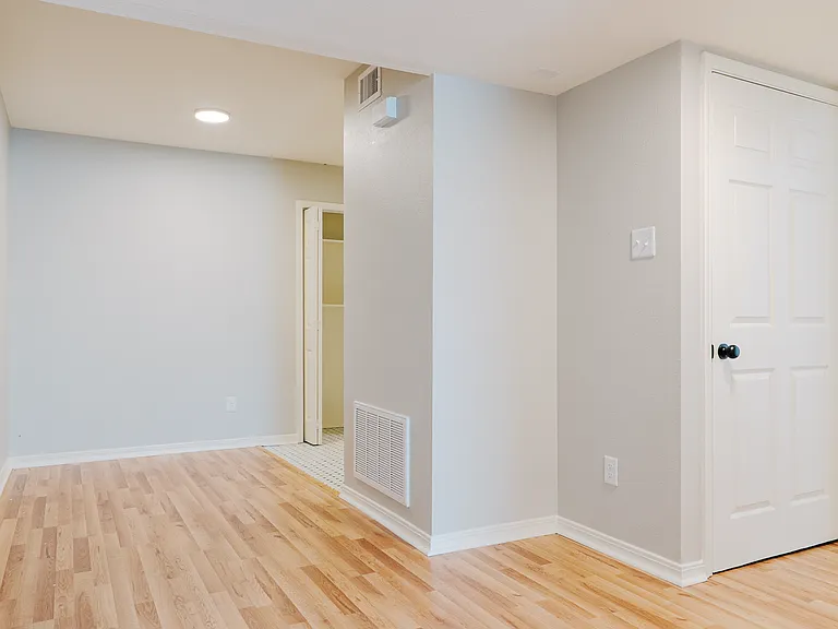 2213 Main St #5 — Photo 7