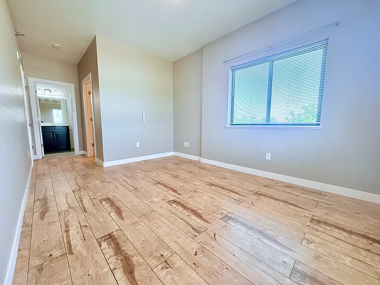 221 E 5th St #309 — Photo 18