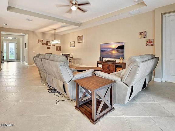 5th image of 942 Victoria Hills Dr S