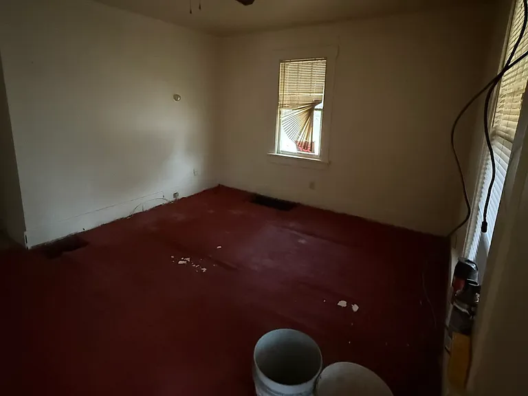 1652 E Hickory St — Photo 3