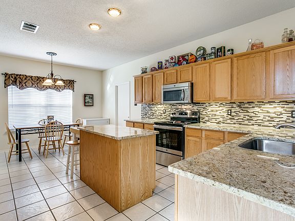 4th image of 5516 Vineyard Ln