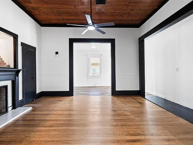 327 S Robb St — Photo 6