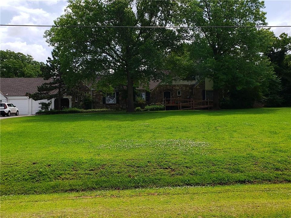 1st image of 1620 McGregor Dr