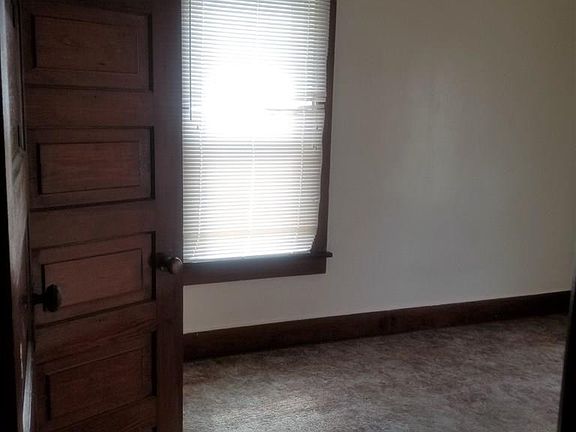 4th image of 421 E Lucas St