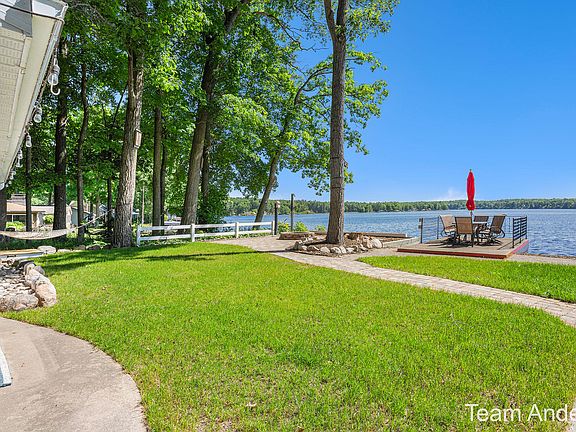 4th image of 5805 Lakeshore Dr