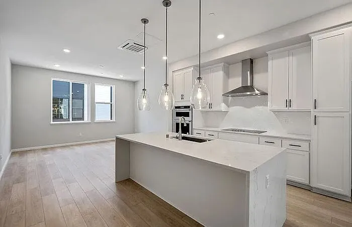 125 Waters Park Cir — Photo 4