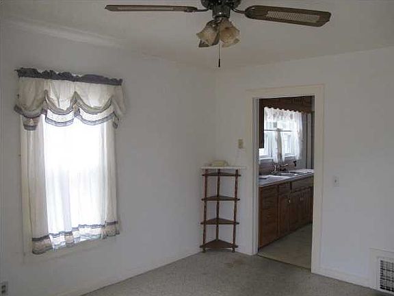 4th image of 111 N Arjem St
