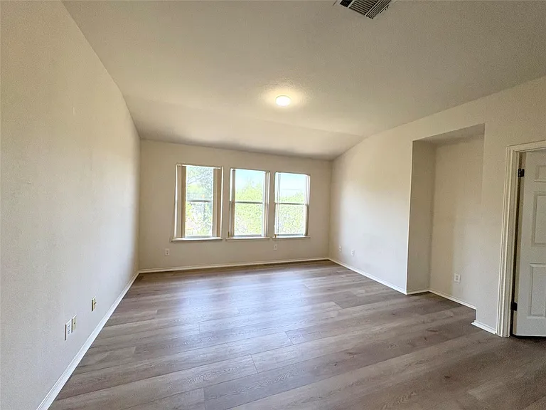 1101 Wood Creek Dr — Photo 19