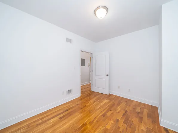 612 East Seventh Street image 12 of 21