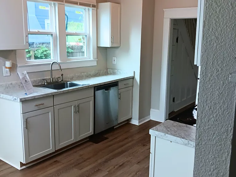 212 Mullally St — Photo 7