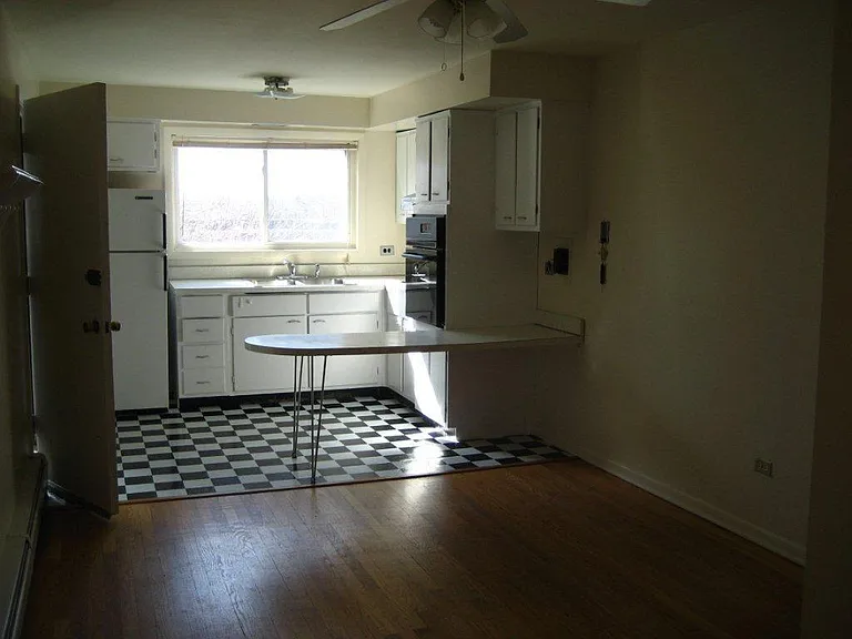 1120 Greenleaf Ave #1D — Photo 8