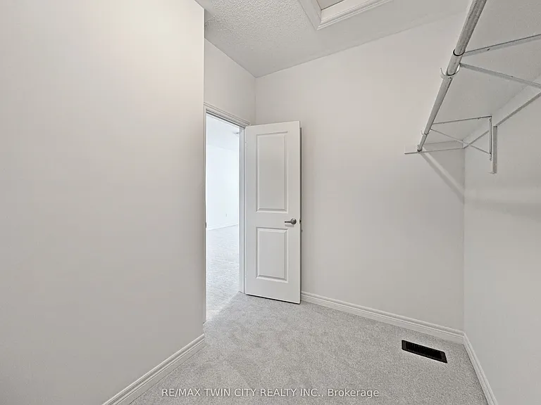 82 Gledhill Cres — Photo 30