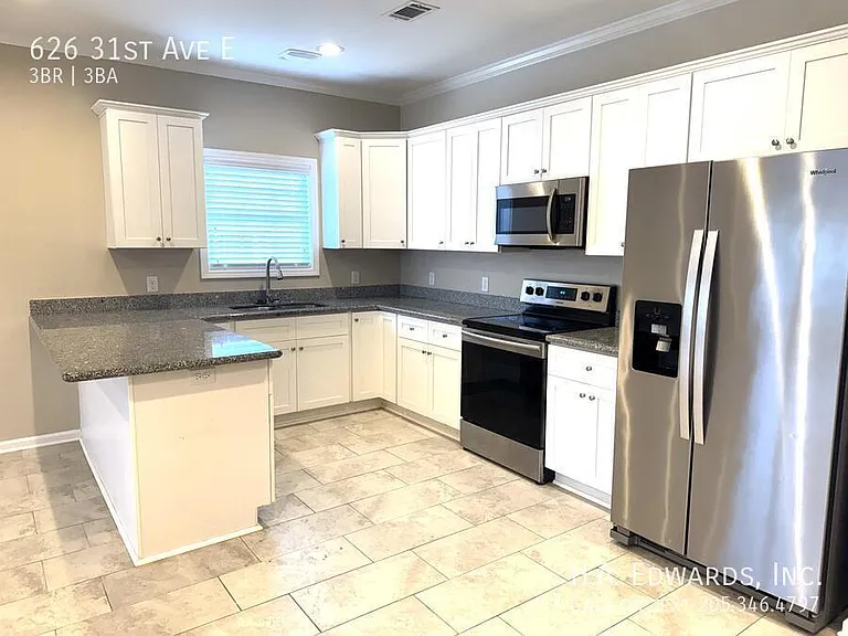 626 31st Ave E — Photo 5